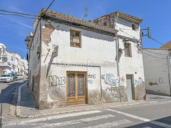 CASA DE PUEBLO EN EL CORAZON DE SANT PERE DE RIBES PARA REFORMAR - BARCELONA