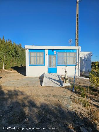 CASA CON TERRENO ENTRE LA RÀPITA Y AMPOSTA - TARRAGONA