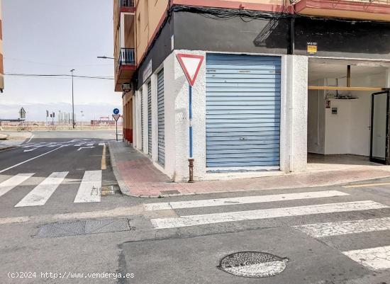 🏢 **Local Versátil con Oportunidades Ilimitadas con 5 escaparates en San Gabriel - Alicante** 