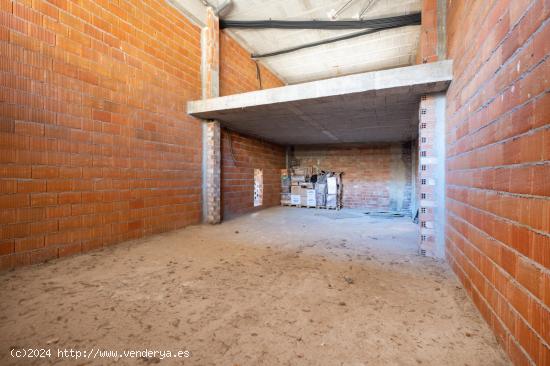 EN VENTA LOCAL COMERCIAL EN PLAZA SAN LAZARO, ZONA PLAZA DE TOROS EN GRANADA - GRANADA