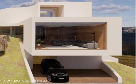 ^**^EXCEPCIONAL CHALET DE DISEÑO EN LA PRESTIGIOSA ZONA DE LOS ROBLES, TORRELODONES, 559 M2 CON 4 D