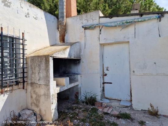 CASITA DE CAMPO PARA REFORMA INTEGRAL EN EL CAMPO DE ELCHE - ALICANTE