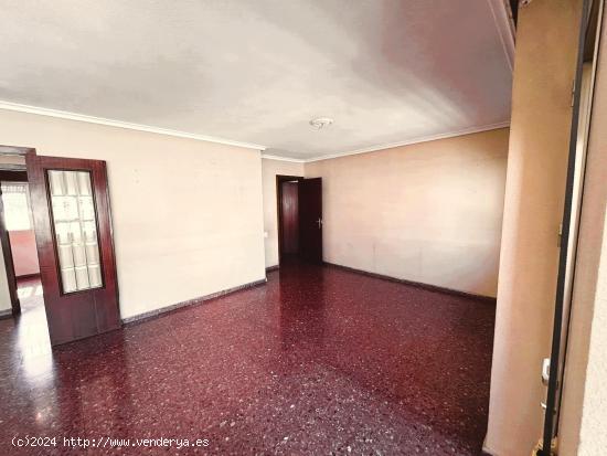 OPORTUNIDAD..VIVIENDA CON PLAZA DE GARAJE EN UNO DE LOS MEJORES BARRIOS - VALENCIA