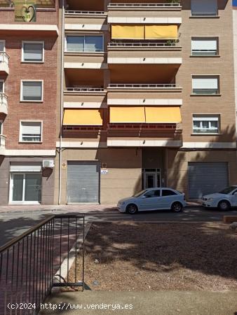 SE VENDE LOCAL COMERCIAL PARA TU NEGOCIO - ALICANTE