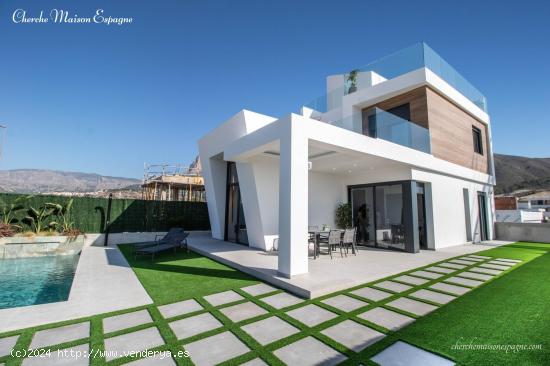 VILLAS DE OBRA NUEVA EN FINESTRAT - ALICANTE