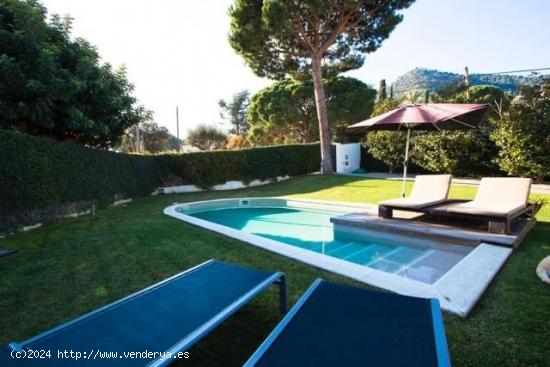 Casa amplia, con intimidad, gran terreno en el centro - BARCELONA