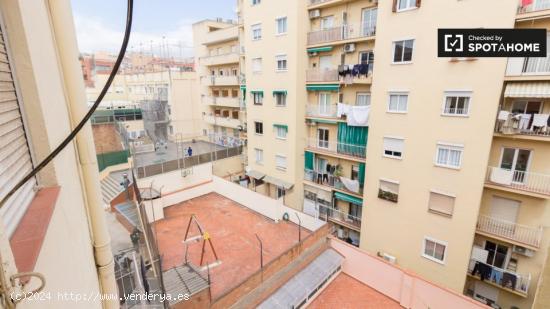 HABITACIÓN DOBLE LUMINOSA INTERIOR EN CAMP D'EN GRASSOT I GRÀCIA NOVA - BARCELONA