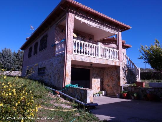 ¡Chalet Individual en Urbanización Tranquila con Vistas Panorámicas! - TOLEDO