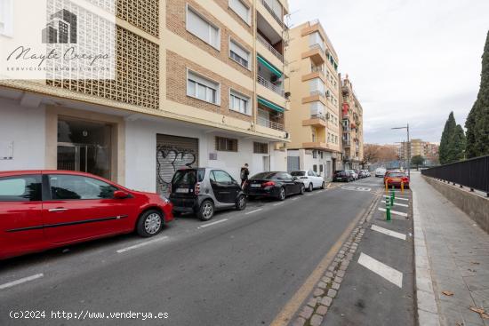 !!AMPLIA PLAZA DE APARCAMIENTO EN PAJARITOS!! - GRANADA