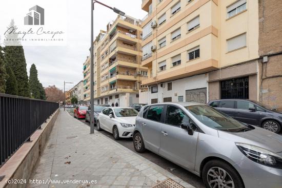 !!AMPLIA PLAZA DE APARCAMIENTO EN PAJARITOS!! - GRANADA