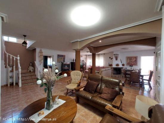 Chalet en Urb. Llano de los Pastores - Busot - ALICANTE