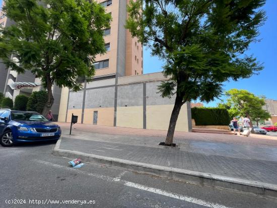 OBRA NUEVA DE 3 ADOSADOS EN LA CALA DE BENIDORM - ALICANTE