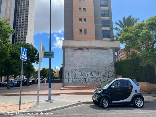 OBRA NUEVA DE 3 ADOSADOS EN LA CALA DE BENIDORM - ALICANTE