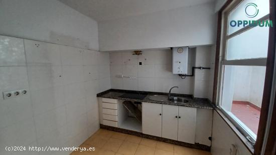 PISO DE 3 DORMITORIOS Y 1 BAÑO PARA REFORMAR EN OS MALLOS - A CORUÑA