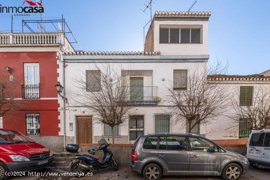  CASA ADOSADA EN EL CENTRO DE LA ZUBIA - GRANADA 