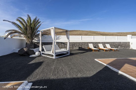 Sumérgete en el Paraíso: Villa de Ensueño en Playa Blanca, Lanzarote - Yaiza