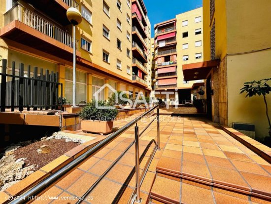 Se vende piso con piscina para reformar en Lloret