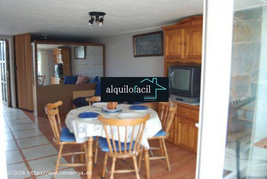 GRAN CHALET ADOSADO CON AMARRE AMPURIABRAVA