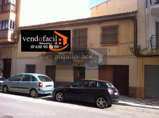 SE VENDE SOLAR URBANO- CALLE TARRAGONA- 180000 €