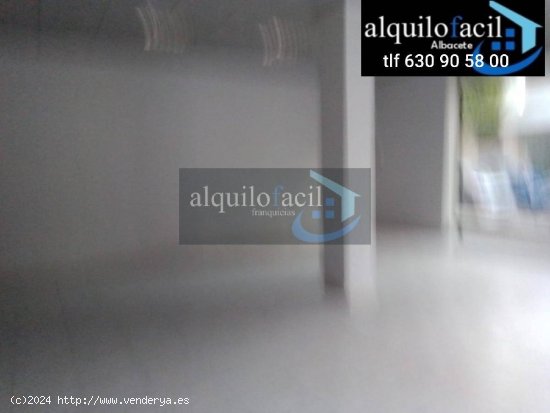 SE ALQUILA LOCAL - PADRE ROMANO - 90 METROS - 750 €