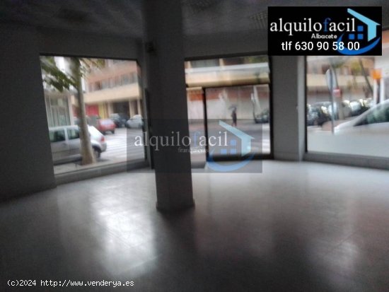 SE ALQUILA LOCAL - PADRE ROMANO - 90 METROS - 750 €