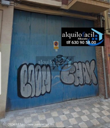 SE ALQUILA LOCAL - LUIS VIVES - 400 METROS - 700 €