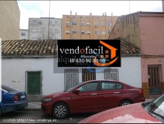 SE VENDE CASA/ SAN PABLO/ 200 METROS/ 130000€