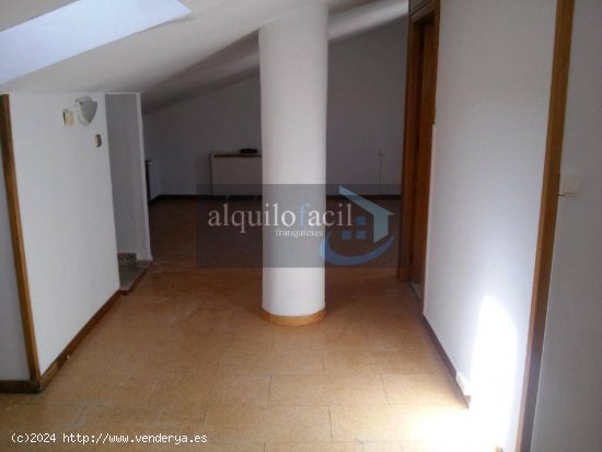  SE VENDE ADOSADO/ ZONA CARRETAS/ 4 DORMITORIOS/ GARAJE/ 285000€ 