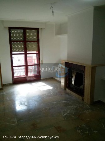 SE VENDE ADOSADO/ ZONA CARRETAS/ 4 DORMITORIOS/ GARAJE/ 285000€