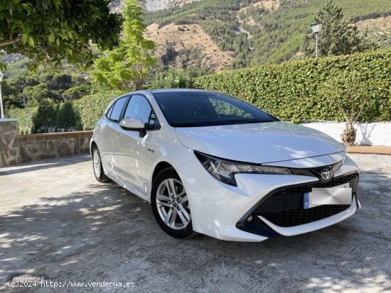 Toyota Corolla TOYOTA  1.8 125H ACTIVE TECH ECVT 5p de 2021 con 52.000 Km por 21.500 EUR. en Jaen