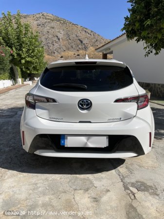 Toyota Corolla TOYOTA  1.8 125H ACTIVE TECH ECVT 5p de 2021 con 52.000 Km por 21.500 EUR. en Jaen