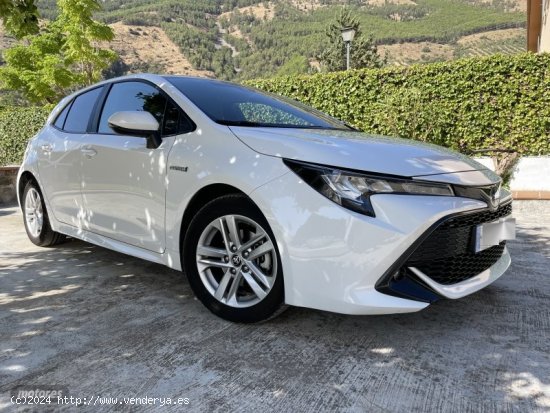 Toyota Corolla TOYOTA  1.8 125H ACTIVE TECH ECVT 5p de 2021 con 52.000 Km por 21.500 EUR. en Jaen