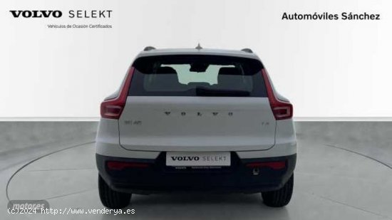 Volvo V 40 XC40 T3 Manual de 2019 con 25.399 Km por 27.200 EUR. en Zaragoza