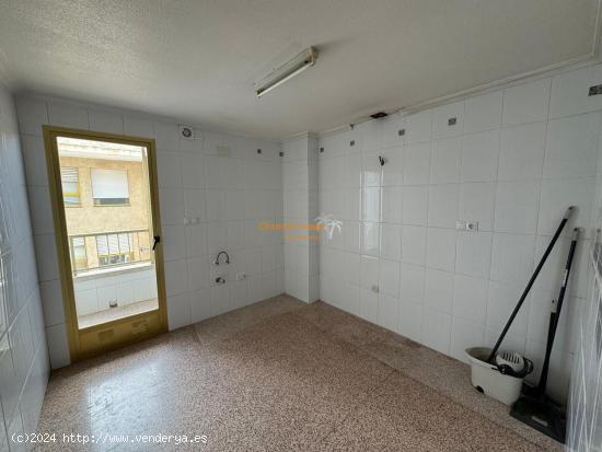 SE VENDE PISO CON ASCENSOR,TODO EXTERIOR MUY LUMINOSO !!!! - ALICANTE