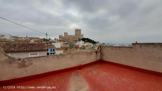 CASA MUY SOLEADA EN ZONA TRANQUILA - ALICANTE