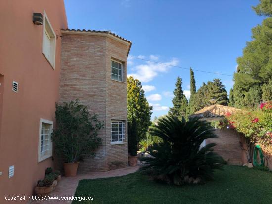 Chalet en Cumbres de San Antonio - VALENCIA