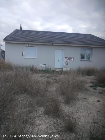 CASA CON TERRENO EN EL PARAJE - MURCIA