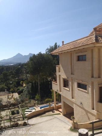 SE ALQUILA CHALET EN ALTEA LA VIEJA - ALICANTE