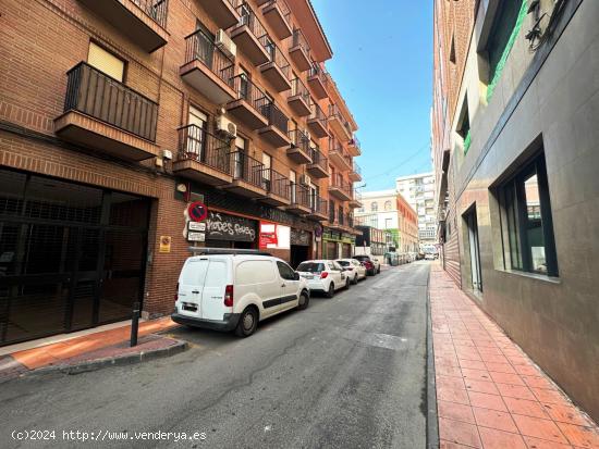 Amplio Local Comercial en Murcia Centro - Ideal para Negocio - MURCIA