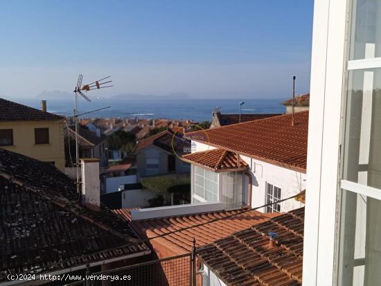 Casa con dos viviendas próximo a la playa y con vistas al mar - PONTEVEDRA