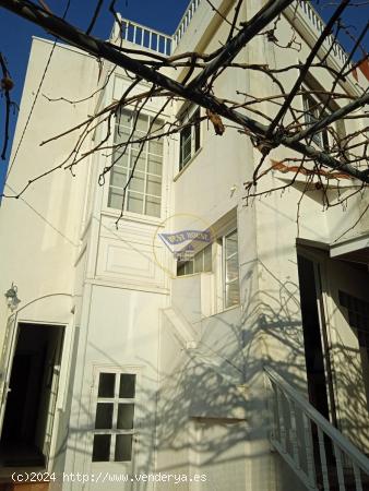 Casa con dos viviendas próximo a la playa y con vistas al mar - PONTEVEDRA