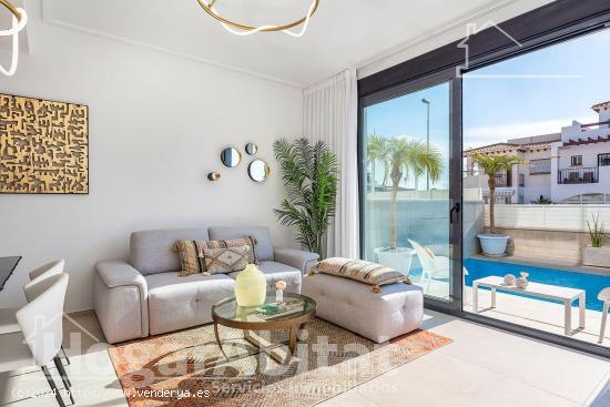 CHALET DE LUJO CON PISCINA, TERRAZA, GARAJE Y VISTAS AL MAR - ALICANTE