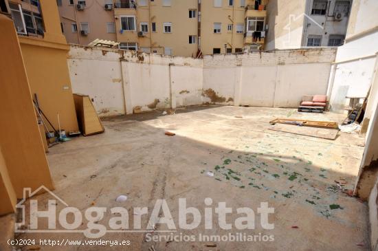 ¡GRAN OPORTUNIDAD! LOCAL COMERCIAL PARA REFORMAR CON GRAN TERRAZA - VALENCIA