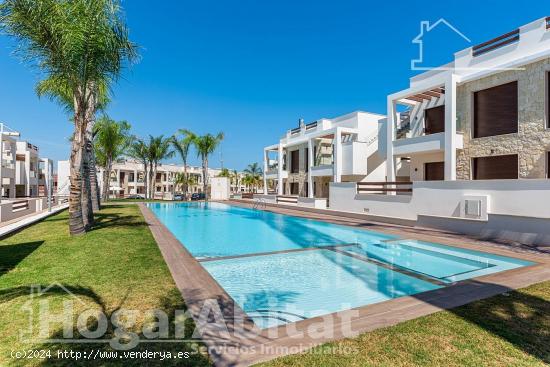 MARAVILLOSO ADOSADO DE LUJO CON PISCINA - ALICANTE