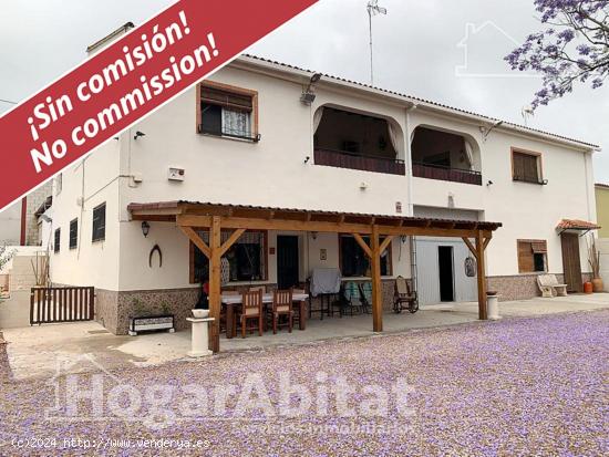 CHALET CON PISCINA, GARAJE, TERRAZA Y BARBACOA - VALENCIA