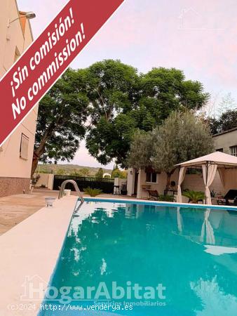 CHALET CON PISCINA, GARAJE, TERRAZA Y BARBACOA - VALENCIA