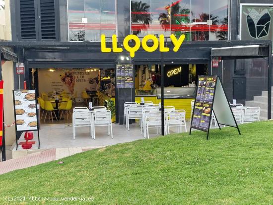 ¡OPORTUNIDAD! Traspaso Frente al mar, Torremolinos, HELADERÍA, CAFETERÍA, TRAGOS, PERRITOS... - M