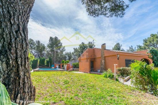 Ref. 04072 - Chalet con piscina y jacuzzi en urbanización Pedralvilla. - VALENCIA