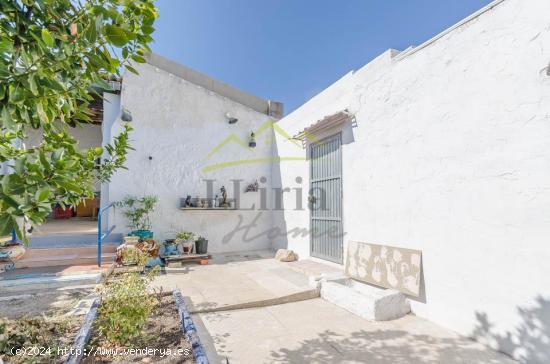 Ref. 04222.- Almacén - corral en centro urbano de Llíria, zona Barceloneta. - VALENCIA