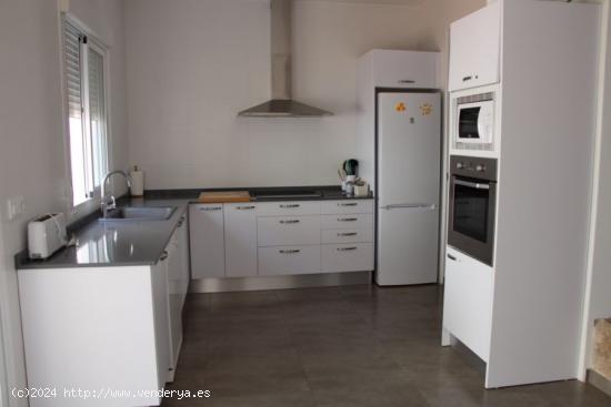  ALQUILER DE HABITACIÓN PARA ESTUDIANTES - VALENCIA 